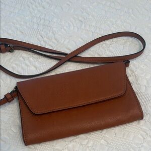 Universal Thread Tan Crossbody Bag
